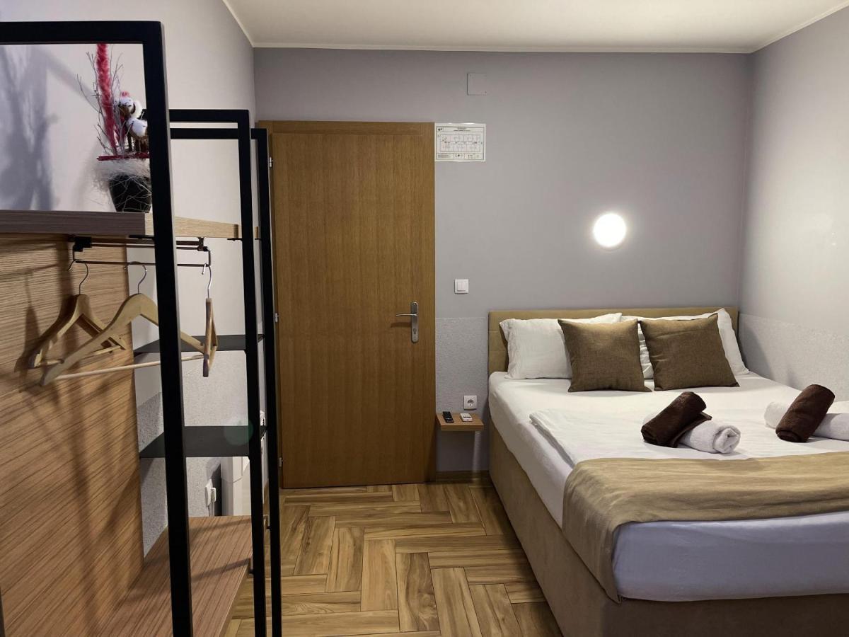 Garni Ideal Zrenjanin Exteriör bild